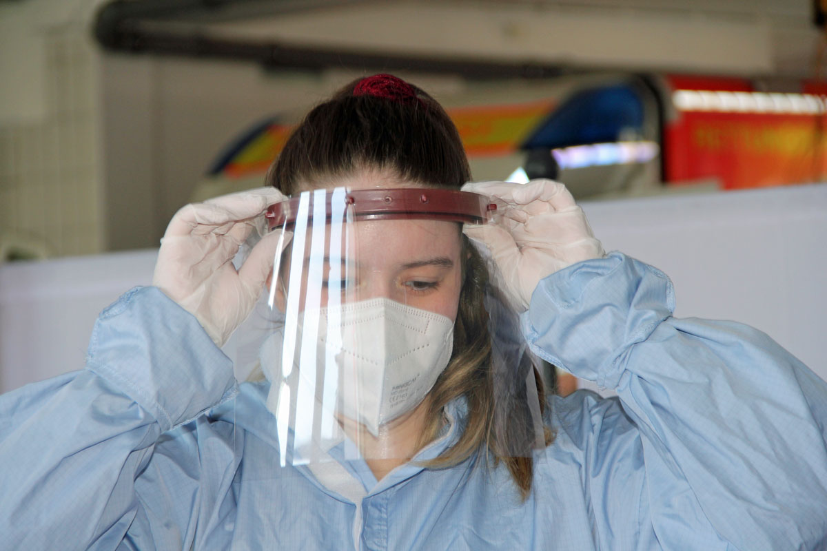 Hannah in der Corona-Teststation des ASB Mainz-Bingen.